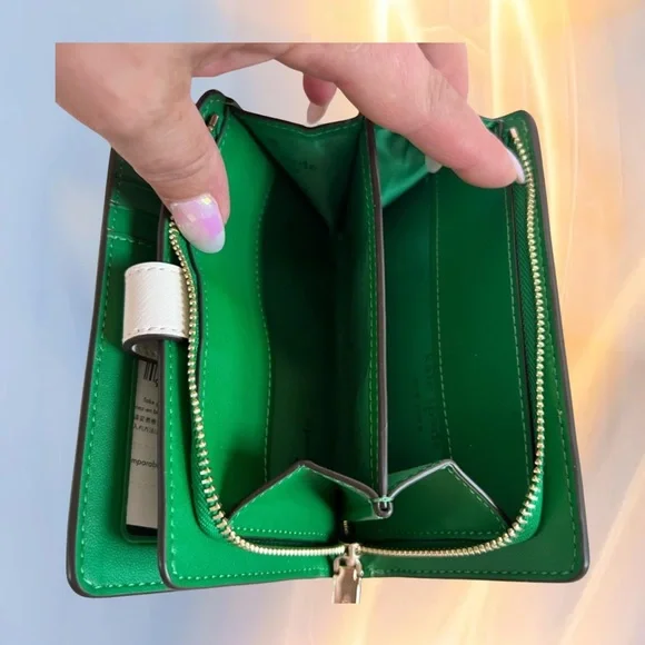 Kate Spade Staci Watermelon Bifold Wallet - NWT and Packaging - Picture 8 of 14